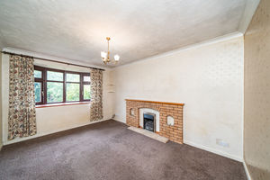 LIVING ROOM- click for photo gallery